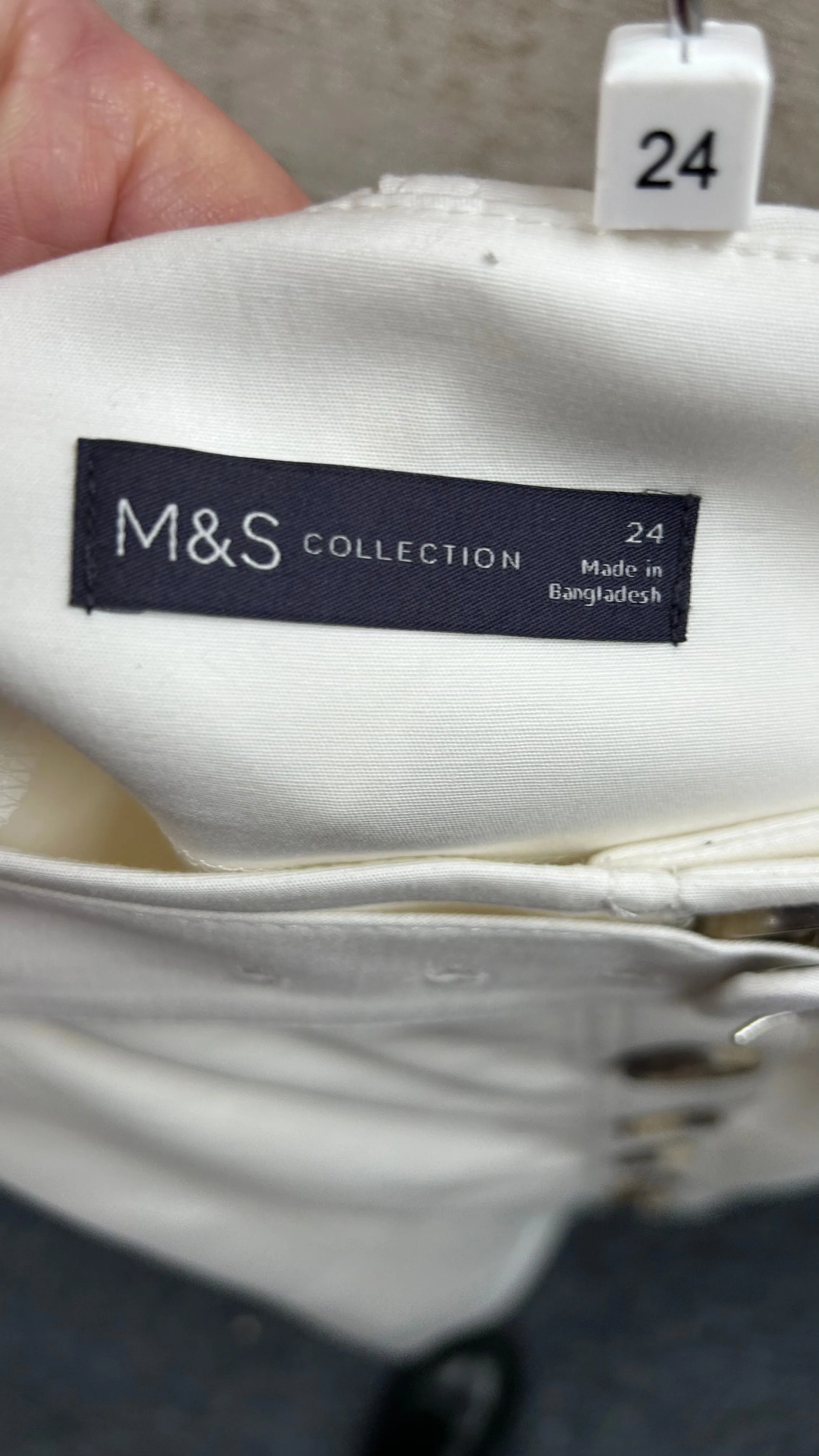 BNWT M&S Cream Pencil Style Skirt size 24