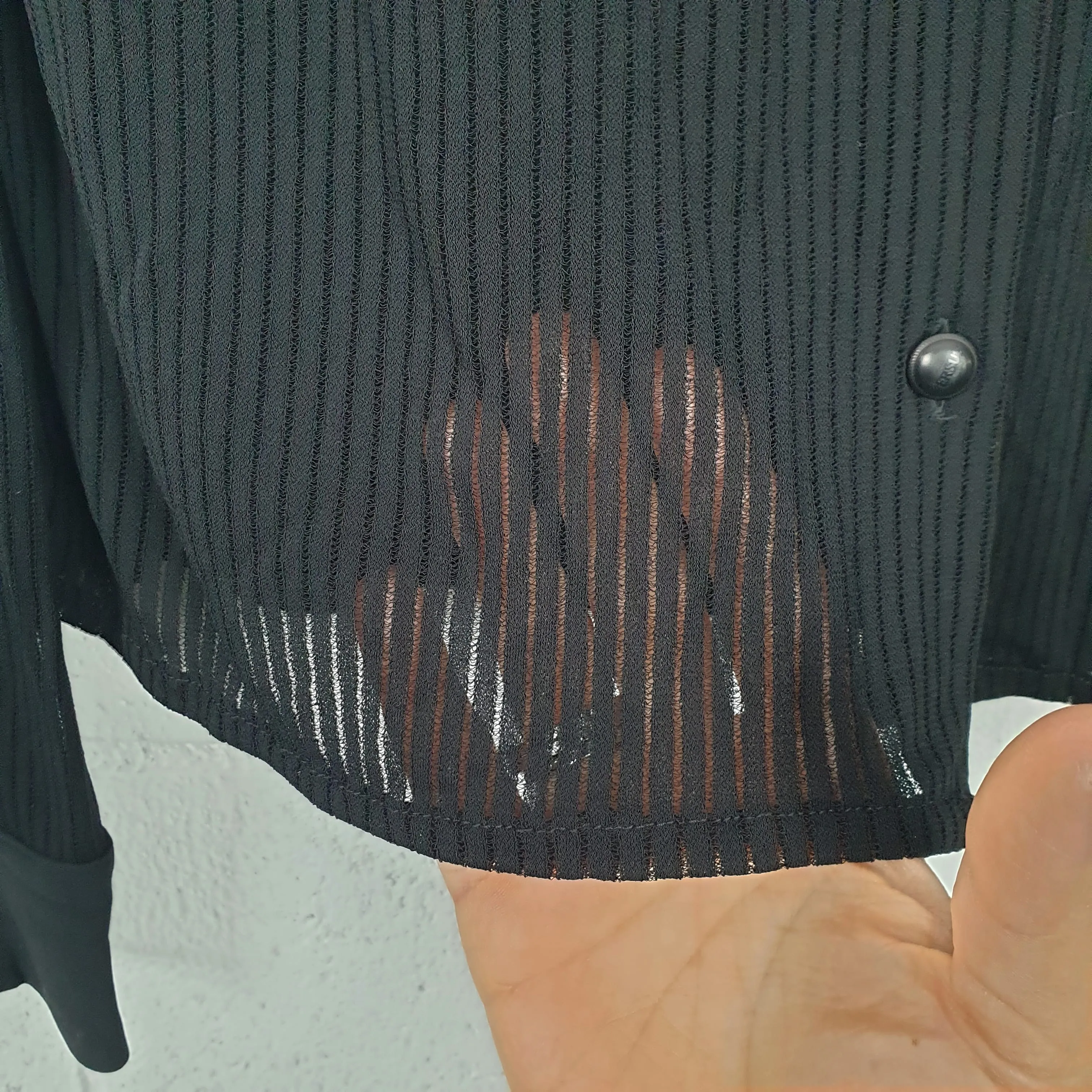 Camicia nera Versus con lupetto