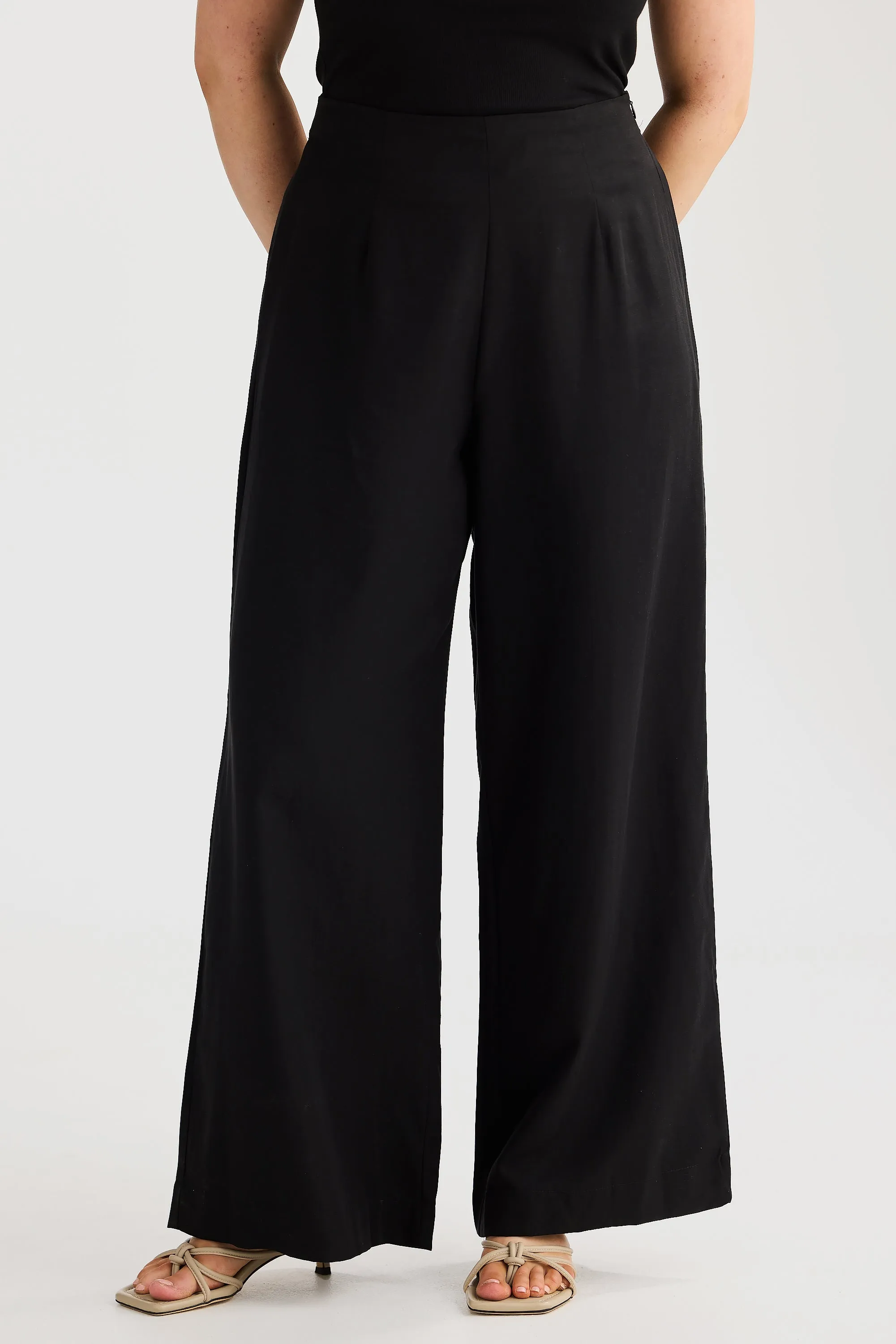 Core Straight Leg Pant - Black