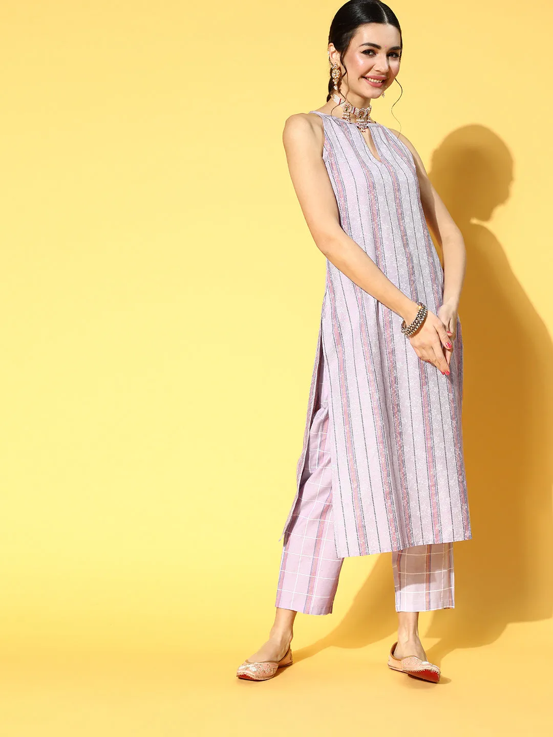 Women Pink Printed Kurta With Trousers